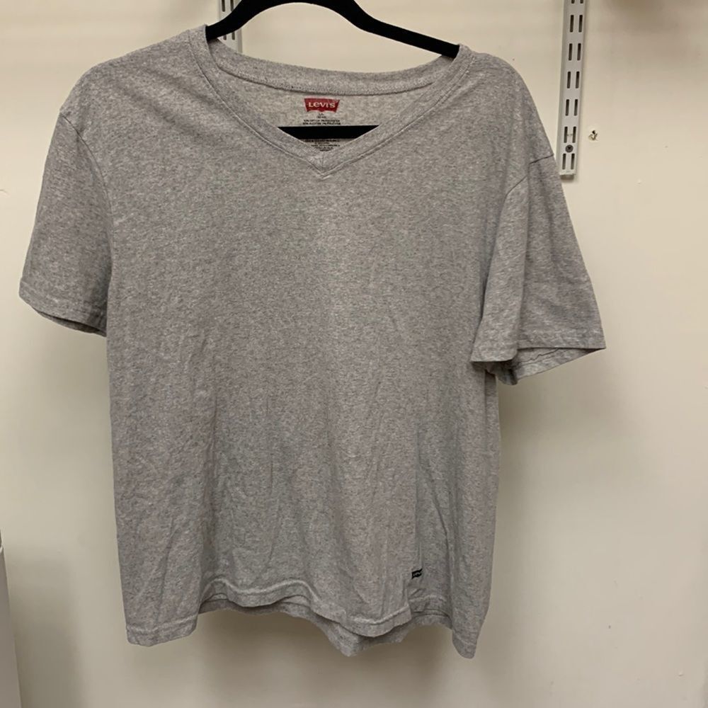 Levi’s v-neck tee shirt grey